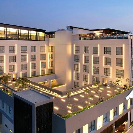 Hotel Aruss Semarang Buitenkant foto