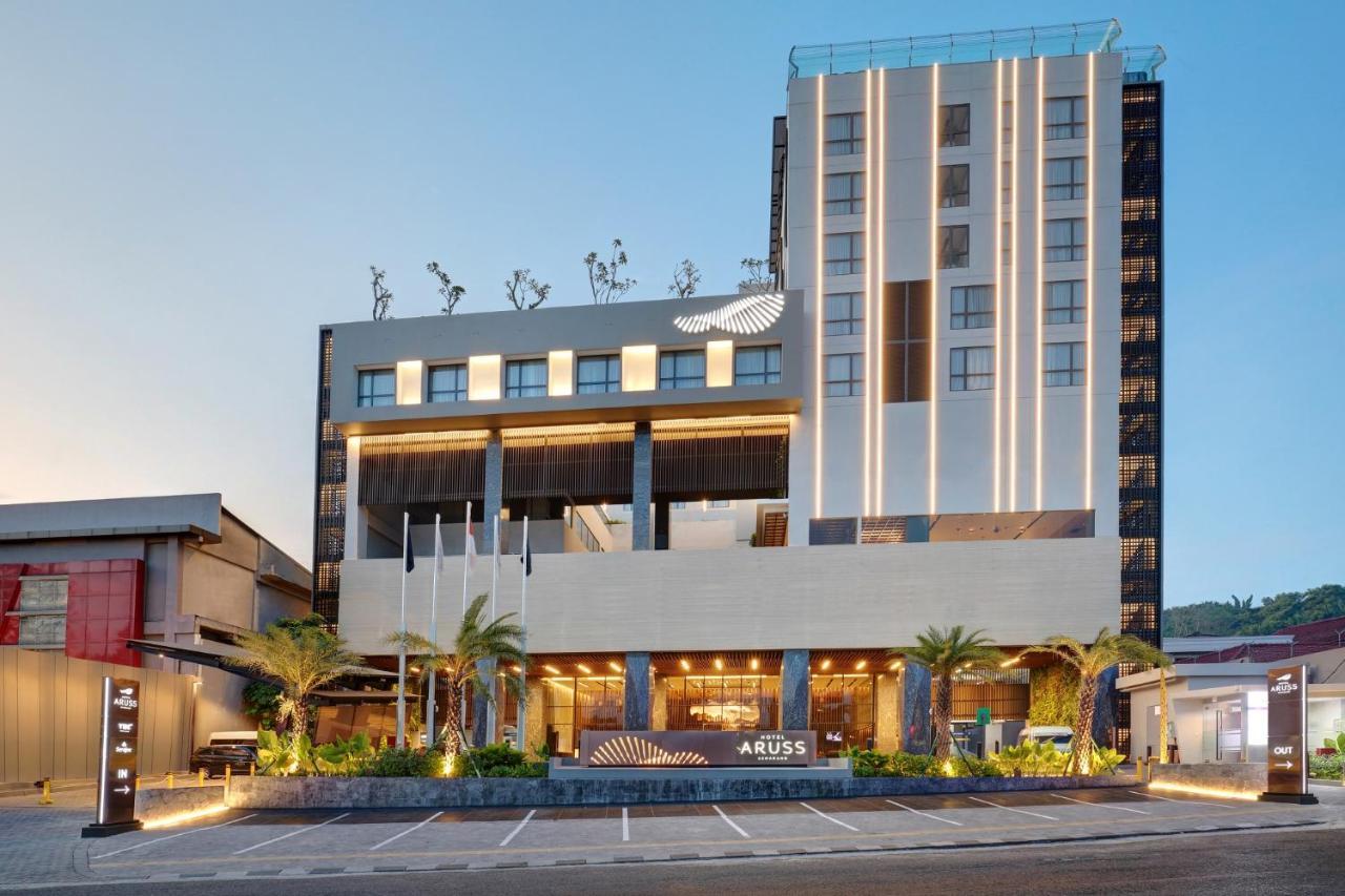Hotel Aruss Semarang Buitenkant foto