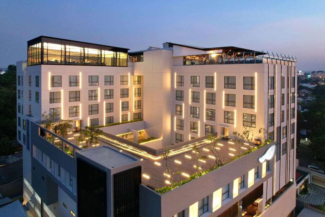 Hotel Aruss Semarang Buitenkant foto
